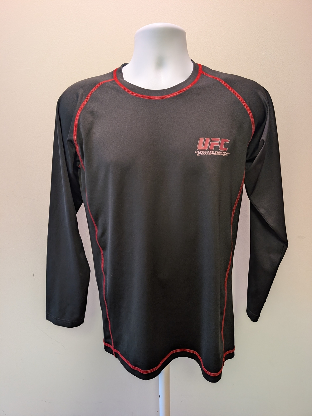 UFC Ultimate Fighting Championship Long Sleeve Performance Shirt Fitted 2XL